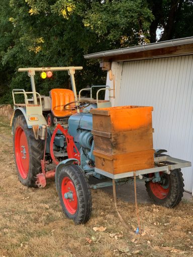 Honigzargen transport mit Traktor